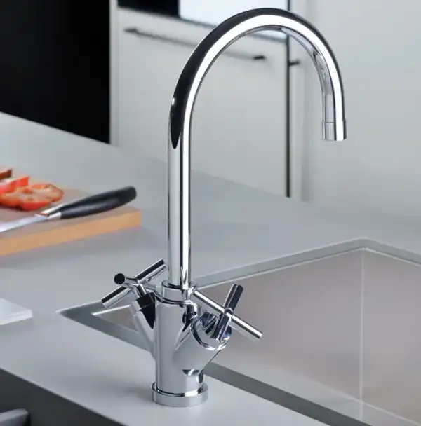 Кухонный смеситель Paffoni Quattro (QTV180CR) фото 2 Aquada.com.ua Кухонный смеситель Paffoni Quattro (QTV180CR) фото 2 Aquada.com.ua