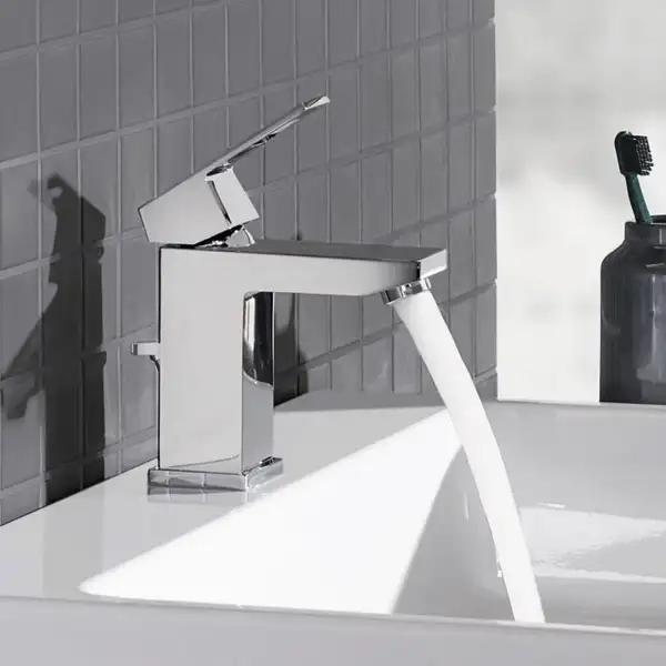 Змішувач для умивальника з дон. клапаном Grohe Eurocube (23127000) Змішувач для умивальника з дон. клапаном Grohe Eurocube (23127000)