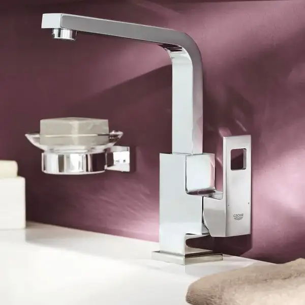 Grohe Eurocube Смеситель для умывальника L-Size, хром (23135000) Grohe Eurocube Смеситель для умывальника L-Size, хром (23135000)