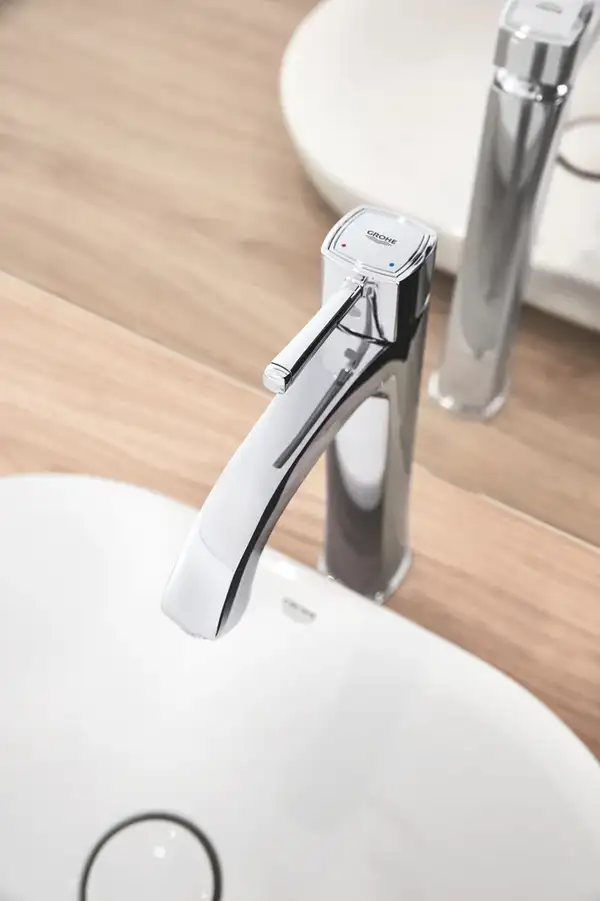 Змішувач на стільницю для раковини XL-розміру Grohe Grandera (23313000) Змішувач на стільницю для раковини XL-розміру Grohe Grandera (23313000)
