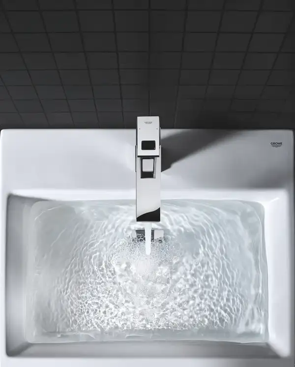 Grohe Eurocube Смеситель для раковины, хром (23445000) Grohe Eurocube Смеситель для раковины, хром (23445000)