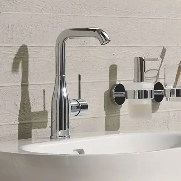Змішувач для раковини M-розміру Grohe Essence New (23462001) Змішувач для раковини M-розміру Grohe Essence New (23462001)