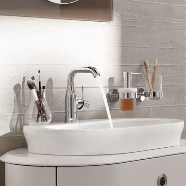 Змішувач для умивальника Grohe Essence New M-Size, хром (23463001) Змішувач для умивальника Grohe Essence New M-Size, хром (23463001)