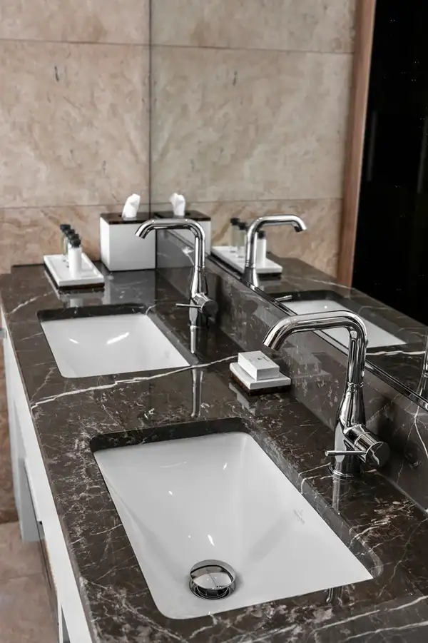 Змішувач для раковини L-розміру Grohe Essence New (23541001) Змішувач для раковини L-розміру Grohe Essence New (23541001)