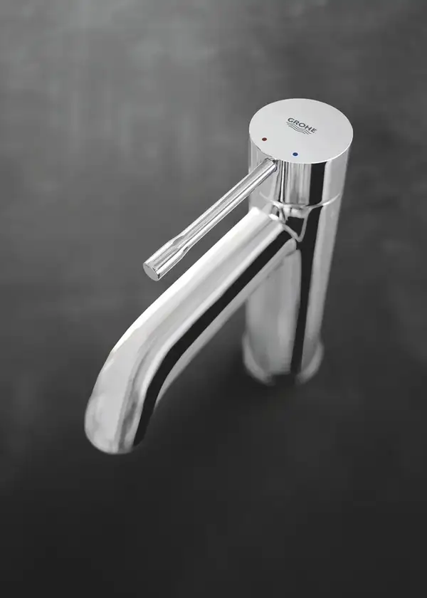 Змішувач для раковини S-розміру Grohe Essence New (23589001) Змішувач для раковини S-розміру Grohe Essence New (23589001)
