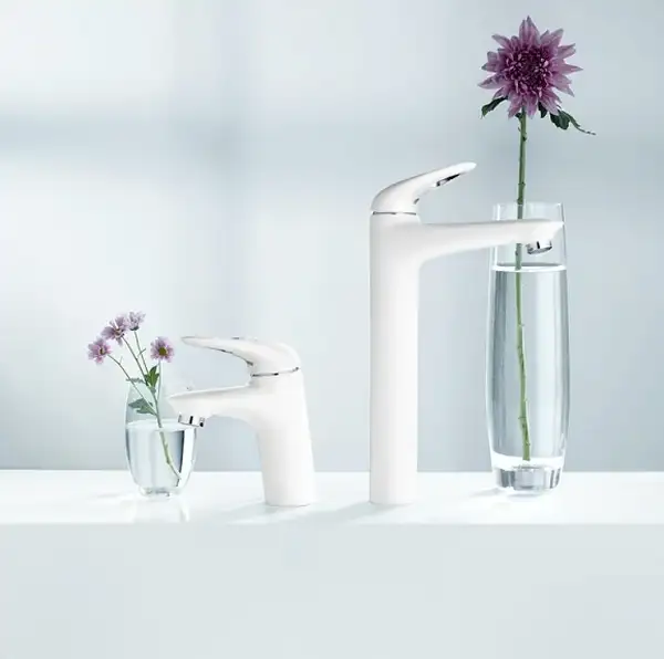 Смеситель для раковины высокий Grohe Eurostyle Solid 15XL-Size (цвет - белый) без донного клапана (23719LS3) фото 3 Aquada.com.ua Смеситель для раковины высокий Grohe Eurostyle Solid 15XL-Size (цвет - белый) без донного клапана (23719LS3) фото 3 Aquada.com.ua