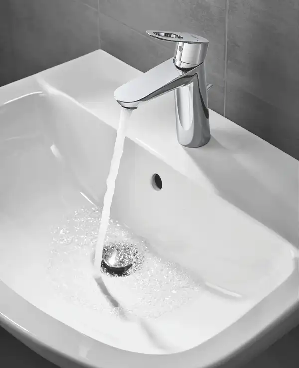 Grohe BauLoop Смеситель для раковины M-размер, хром (23762000) Grohe BauLoop Смеситель для раковины M-размер, хром (23762000)