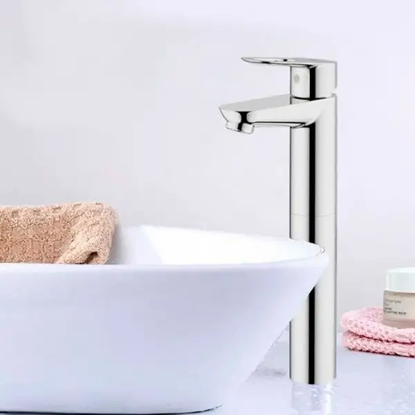Змішувач на стільницю для раковини XL-розміру Grohe BauLoop (23764000) Змішувач на стільницю для раковини XL-розміру Grohe BauLoop (23764000)