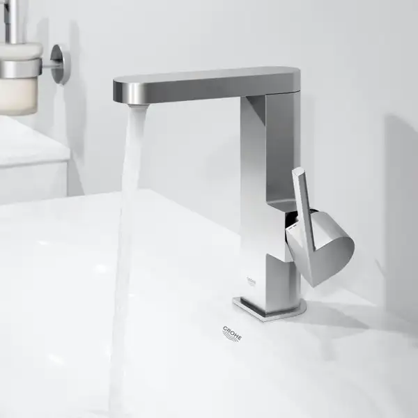 Змішувач для умивальника Grohe plus M-Size, хром (23871003) Змішувач для умивальника Grohe plus M-Size, хром (23871003)