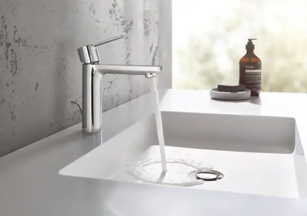 Змішувач для умивальника Grohe Lineare New S-Size, хром (32114001) Змішувач для умивальника Grohe Lineare New S-Size, хром (32114001)