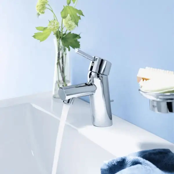 Смеситель однорычажный для раковины Grohe Concetto DN 15 S-Size (цвет - хром) с донным клапаном (3220410E) Смеситель однорычажный для раковины Grohe Concetto DN 15 S-Size (цвет - хром) с донным клапаном (3220410E)
