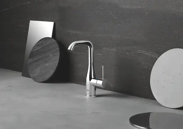 Grohe Essence New Смеситель для раковины, хром (32628001) Grohe Essence New Смеситель для раковины, хром (32628001)