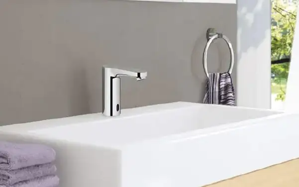 Смеситель электронный для раковины Grohe Euroeco Cosmopolitan E (цвет - хром) (36271000) фото 5 Aquada.com.ua Смеситель электронный для раковины Grohe Euroeco Cosmopolitan E (цвет - хром) (36271000) фото 5 Aquada.com.ua