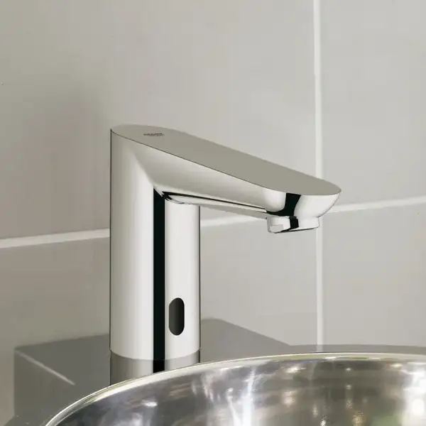 Змішувач для умивальника Grohe Eurosmart Сosmopolitan E, сенсорний 6V, хром (36330001)