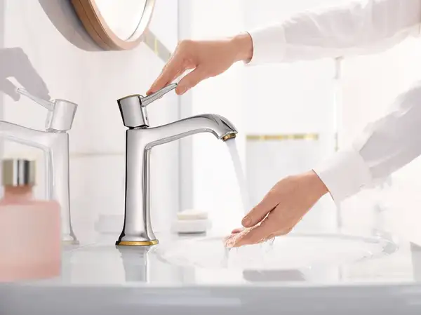 HANSGROHE Смеситель для раковины однорычажный, хром/золото Metropol Classic (31302090) фото 3 Aquada.com.ua HANSGROHE Смеситель для раковины однорычажный, хром/золото Metropol Classic (31302090) фото 3 Aquada.com.ua