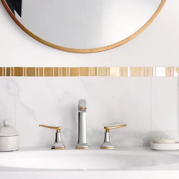 Смеситель для раковины на 3 отверстия Hansgrohe Metropol Classic (цвет - хром/золото), с донным клапаном (31331090) фото 2 Aquada.com.ua Смеситель для раковины на 3 отверстия Hansgrohe Metropol Classic (цвет - хром/золото), с донным клапаном (31331090) фото 2 Aquada.com.ua