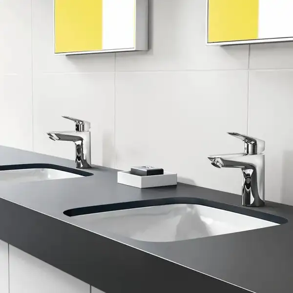 Змішувач для умивальника Hansgrohe Logis з донним клапаном, хром (71107000) Змішувач для умивальника Hansgrohe Logis з донним клапаном, хром (71107000)