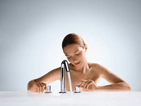Смеситель для раковины, двухвентильный Hansgrohe Logis (цвет - хром), донным клапаном (71133000) фото 2 Aquada.com.ua