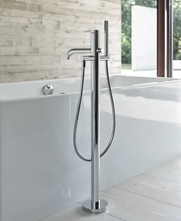 Смеситель для ванны напольный Duravit C.1 (цвет - хром), с душевым гарнитуром (C15250000010) фото 2 Aquada.com.ua Смеситель для ванны напольный Duravit C.1 (цвет - хром), с душевым гарнитуром (C15250000010) фото 2 Aquada.com.ua