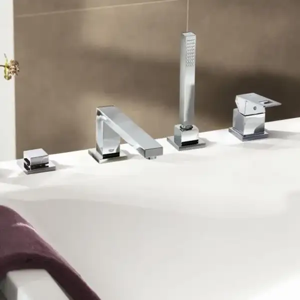 Grohe Eurocube Смеситель на борт ванны, хром (19897001) Grohe Eurocube Смеситель на борт ванны, хром (19897001)