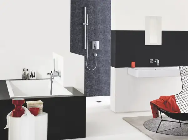 Grohe Eurocube Змішувач для ванни, хром (23140000) Grohe Eurocube Змішувач для ванни, хром (23140000)