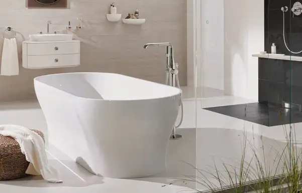 Grohe Essence New Підлоговий змішувач для ванни, хром (23491001) Grohe Essence New Підлоговий змішувач для ванни, хром (23491001)