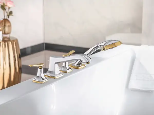 HANSGROHE Смеситель на край ванны, на 4 отверстия, с рычажными рукоятками, хром/золото Metropol Classic (31441090) фото 3 Aquada.com.ua