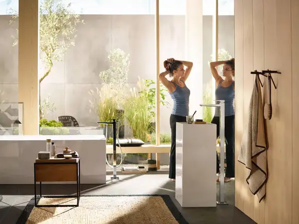 Смеситель для ванны напольный Hansgrohe Metropol (цвет - хром), с душевым гарнитуром (32532000) фото 4 Aquada.com.ua Смеситель для ванны напольный Hansgrohe Metropol (цвет - хром), с душевым гарнитуром (32532000) фото 4 Aquada.com.ua