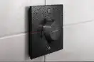 Термостат на 2 потребителя со встроенной защитной комбинацией EN 1717 Hansgrohe ShowerSelect Comfort E (цвет - чёрный матовый) 15578670