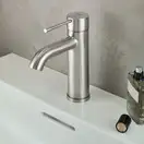 Grohe Essence New Смеситель для умывальника, черный (24172KF1)