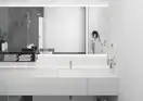 Смеситель для раковины 100 Hansgrohe Vernis Shape (цвет - хром), без донного клапана (71569000) фото 2 Aquada.com.ua