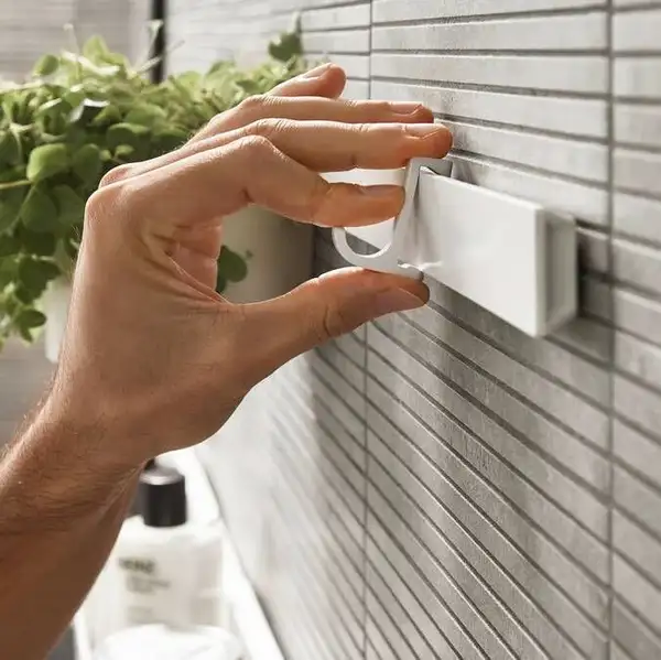 Гачок для рушників Hansgrohe WallStoris тонкий (2 штуки) 3,9 x 3,2 x 1,0 см, Matt White (27929700) Гачок для рушників Hansgrohe WallStoris тонкий (2 штуки) 3,9 x 3,2 x 1,0 см, Matt White (27929700)