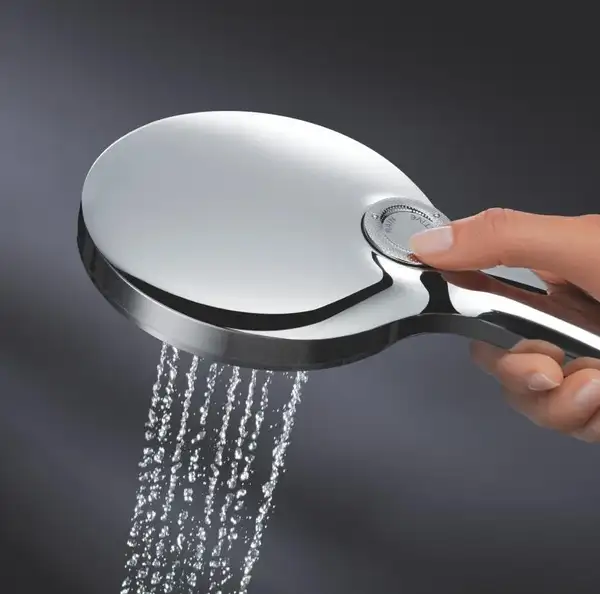 Ручний душ Grohe Rainshower Smartactive 130 з 3 режимами струменя, хром (26544000) Ручний душ Grohe Rainshower Smartactive 130 з 3 режимами струменя, хром (26544000)