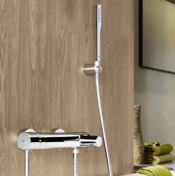 Ручний душ з 1 видом струменя GROHE Euphoria Cosmopolitan Stick (27400000) Ручний душ з 1 видом струменя GROHE Euphoria Cosmopolitan Stick (27400000)