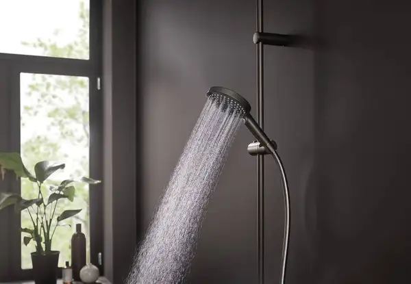 Лейка для душа Hansgrohe Raindance Select S PowderRain (цвет - шлифованный чёрный хром), 3 вида струи 26014340 Лейка для душа Hansgrohe Raindance Select S PowderRain (цвет - шлифованный чёрный хром), 3 вида струи 26014340