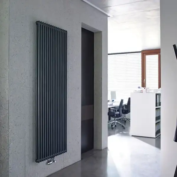 Стальной трубчатый радиатор Zehnder Charleston Black Matt (2180-16 0557) фото 1 Aquada.com.ua