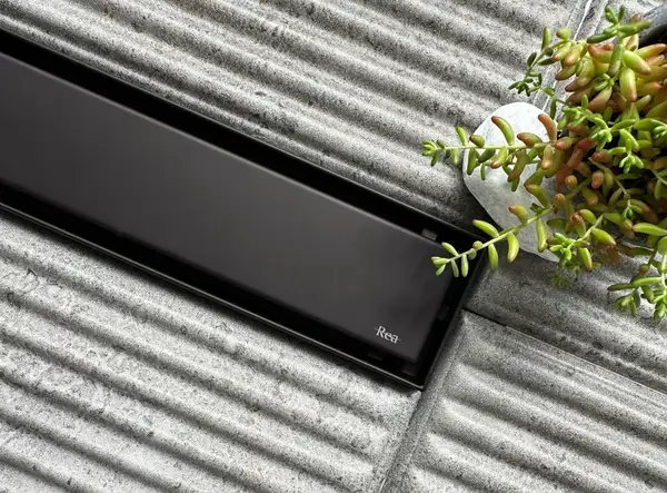 Rea Neox 60 Pro Линейный трап для душа, черный (REA-G7801)