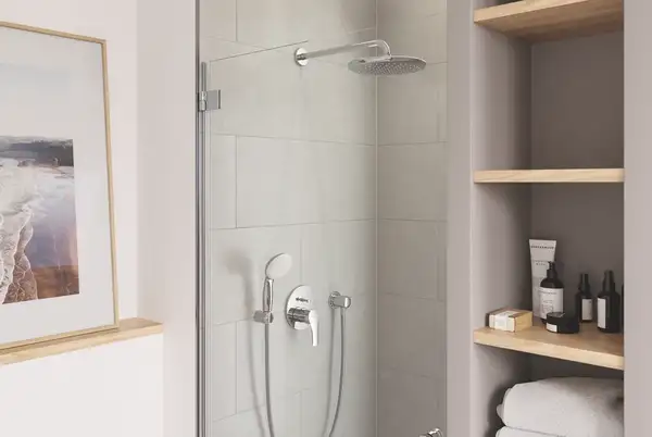Верхній душ з настінним кронштейном Grohe Tempesta (260000) (26668000) Верхній душ з настінним кронштейном Grohe Tempesta (260000) (26668000)