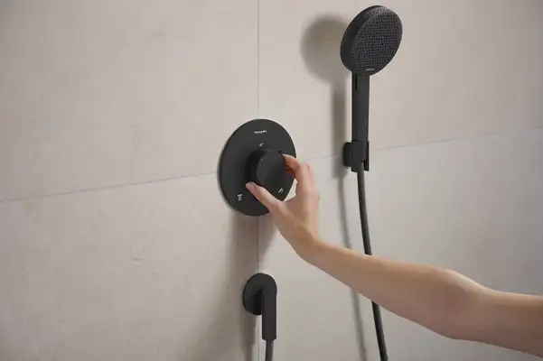 Шлангове приєднання Hansgrohe Fixfit Fine S (колір - чорний матовий) 28882670 Шлангове приєднання Hansgrohe Fixfit Fine S (колір - чорний матовий) 28882670