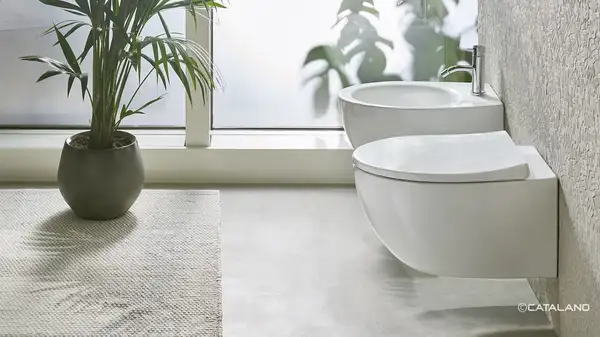Унитаз подвесной NewFlush (безободковый) Catalano Italy с сиденьем Soft Close, белый матовый (1VS52RITBM+5ITSTFBM) фото 4 Aquada.com.ua