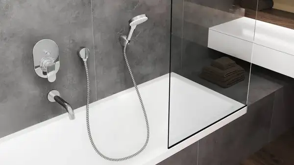 Излив для ванны 204 мм Hansgrohe Vernis Blend (цвет - хром) (71420000) фото 2 Aquada.com.ua Излив для ванны 204 мм Hansgrohe Vernis Blend (цвет - хром) (71420000) фото 2 Aquada.com.ua