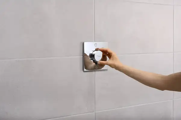 Hansgrohe ShowerSelect Comfort E Термостат на 2 споживачі, хром (15572000) Hansgrohe ShowerSelect Comfort E Термостат на 2 споживачі, хром (15572000)