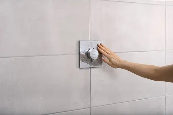 Hansgrohe ShowerSelect Comfort E Термостат на 2 споживачі, хром (15572000) Hansgrohe ShowerSelect Comfort E Термостат на 2 споживачі, хром (15572000)