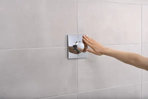 Hansgrohe ShowerSelect Comfort E Термостат на 2 споживачі, хром (15572000) Hansgrohe ShowerSelect Comfort E Термостат на 2 споживачі, хром (15572000)