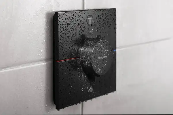 Термостат на 2 потребителя со встроенной защитной комбинацией EN 1717 Hansgrohe ShowerSelect Comfort E (цвет - чёрный матовый) 15578670 Термостат на 2 потребителя со встроенной защитной комбинацией EN 1717 Hansgrohe ShowerSelect Comfort E (цвет - чёрный матовый) 15578670