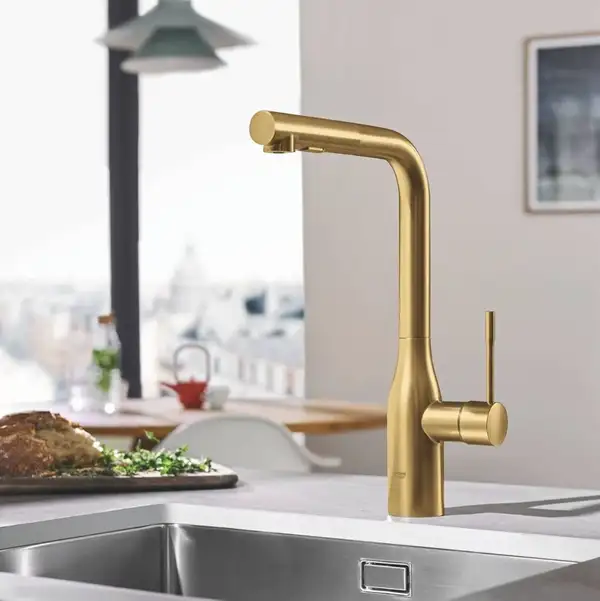 Змішувач для кухні Grohe Essence New з висувним виливом, brushed cool sunrise (30270GN0) Змішувач для кухні Grohe Essence New з висувним виливом, brushed cool sunrise (30270GN0)