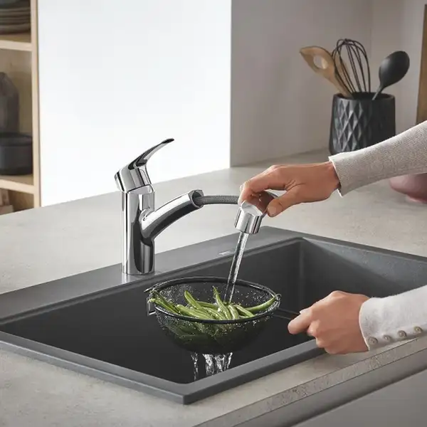 Grohe Eurosmart New Смеситель для кухни, хром (30305001) Grohe Eurosmart New Смеситель для кухни, хром (30305001)