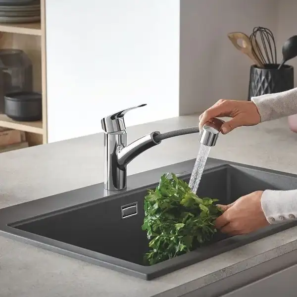 Grohe Eurosmart New Смеситель для кухни, хром (30305001) Grohe Eurosmart New Смеситель для кухни, хром (30305001)