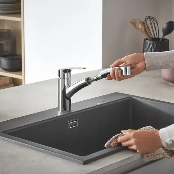 Grohe Eurosmart New Смеситель для кухни, хром (30305001) Grohe Eurosmart New Смеситель для кухни, хром (30305001)