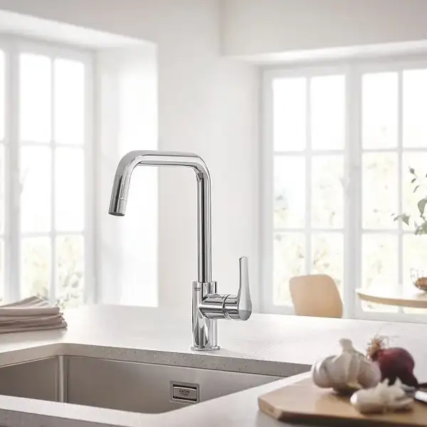 Grohe Eurosmart New Смеситель для кухни, хром (30567000) Grohe Eurosmart New Смеситель для кухни, хром (30567000)